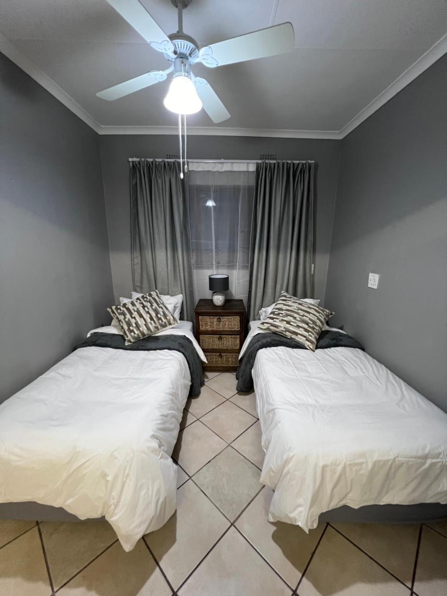 Lowveld Sleepover Apartment Тзанеен Екстериор снимка